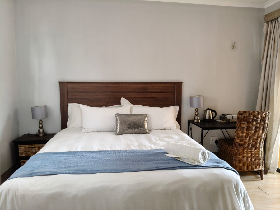 8 Bedroom Property for Sale in Monakato North West